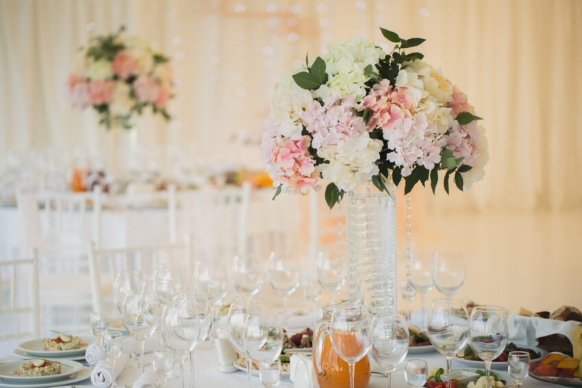 Flowers on the wedding table